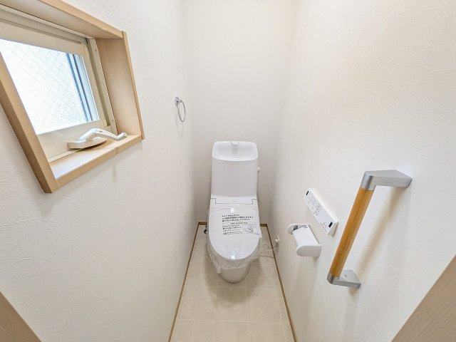 八王子市　下柚木　中古戸建てのトイレ|～暖房温水洗浄機能付きトイレ　冬場は特に嬉しい機能ですね～