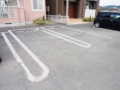 【駐車場】 | エストノーヴァ | 駐車スペースもあります