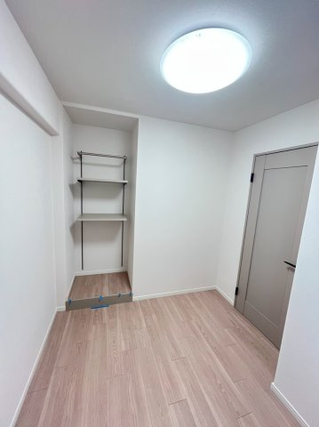 コスモ町屋の洋室