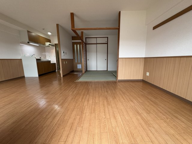 【居間・リビング】 | メゾンヴェール中尾Ⅱ | メゾンヴェール中尾Ⅱ(GoodHome)