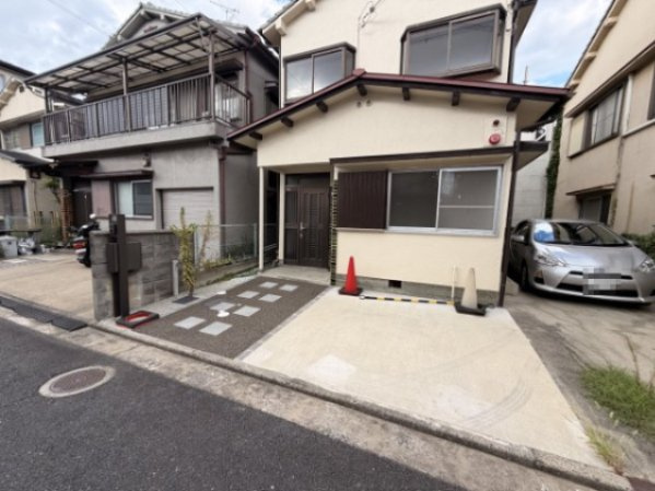 鳥飼上3丁目戸建てのエントランス