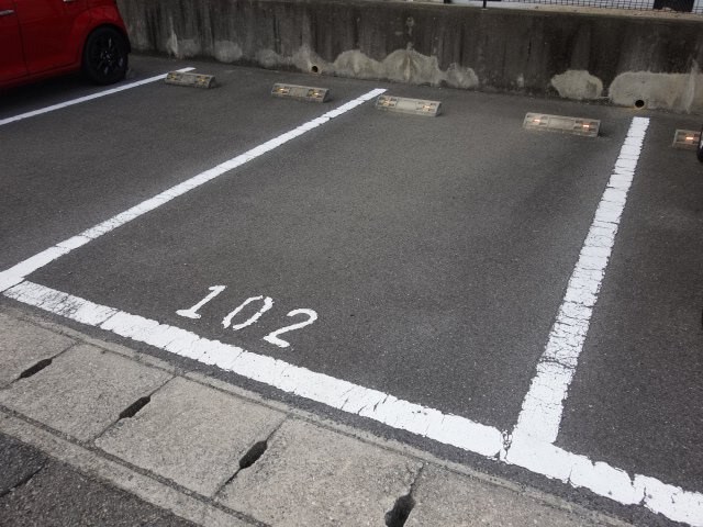 ハイツナカノの駐車場