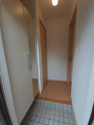 【玄関】 | メゾン・リュミエールⅡ | 明るい玄関です