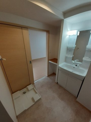 【洗面所】 | メゾン・リュミエールⅡ | スペースが確保できる洗面所です