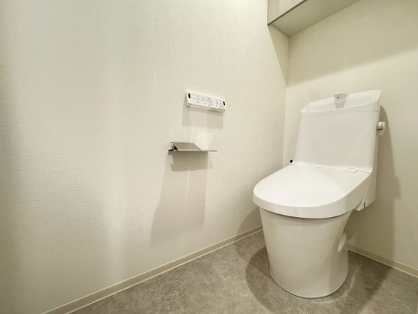 【トイレ】 | 【トイレ】吊戸棚付きのトイレです！