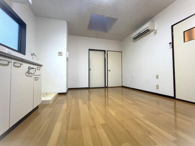 【居間・リビング】 | エクセレント三上 | ゆったり過ごせるリビングです