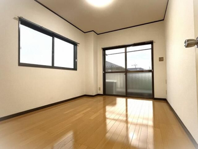 【洋室】 | エクセレント三上 | 広々とした洋室です