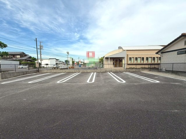 碧南三度山貸事務所の駐車場