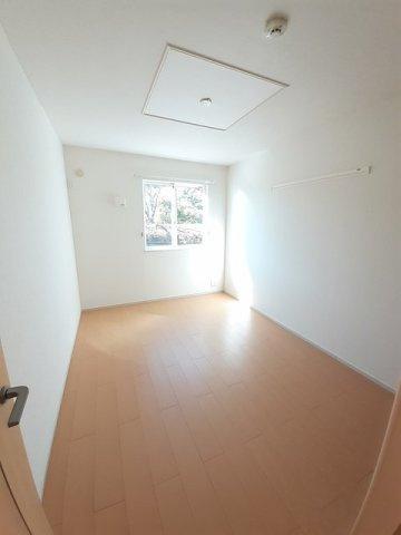 フルールＢの内装|明るい色調の室内です