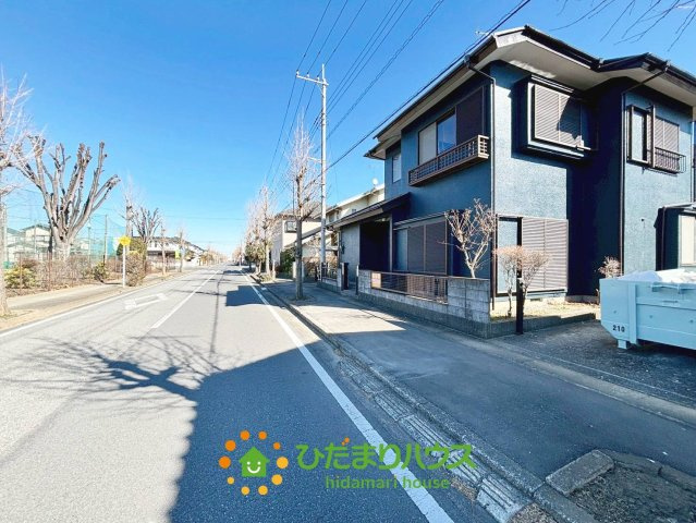 久喜市菖蒲町1期　中古一戸建ての前面道路含む現地写真