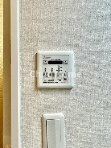 アーバンヒルズ北綾瀬第2の冷暖房・空調設備|【浴室乾燥機】暖房・冷風・換気・乾燥が可能です。毎日を快適に過ごせるうれしい機能が揃っています。雨の日の洗濯物も安心です。