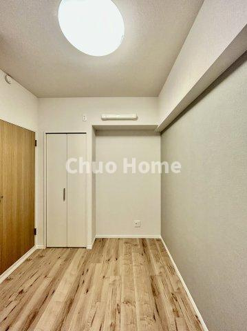 アーバンヒルズ北綾瀬第2の子供部屋|【子供部屋】お子様を持つ家庭の約6割が「家族や子どものため」に購入を希望。入学後の転校を避け、広い空間でのびのび育てたいなどの親心が、家探しのきっかけになっているようです。