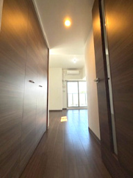 ワールドアイ江坂アルバの居間・リビング|ゆったり過ごせるリビングです