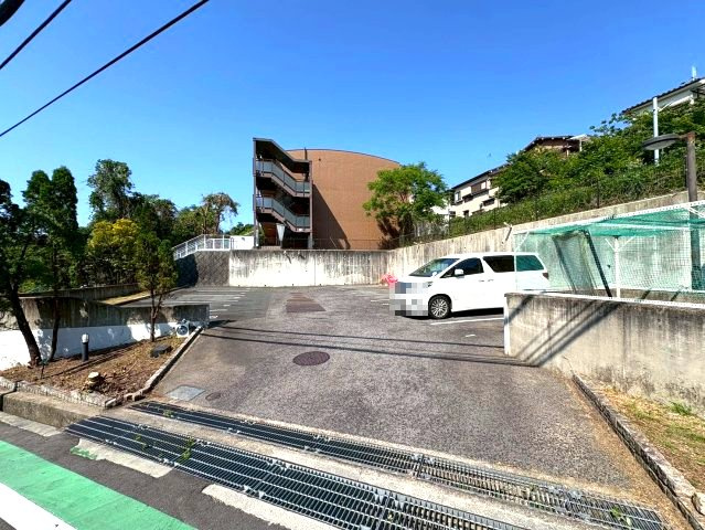 グリーンヒル・あかしあの駐車場