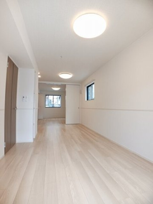 【居間・リビング】 | ケーズコート中迫２ | ゆったり過ごせる居間です