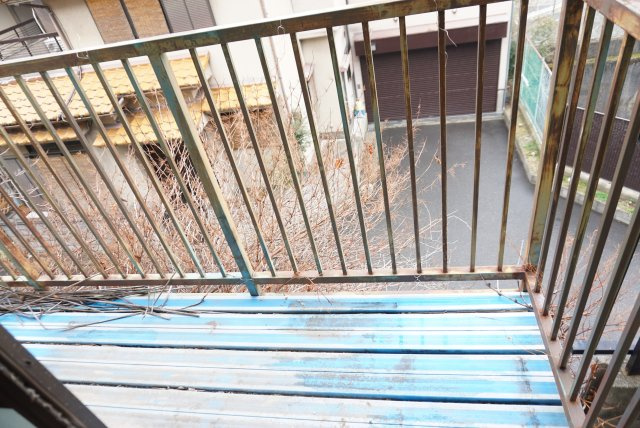 中古戸建　大東市寺川5丁目（昭和54年築）のバルコニー