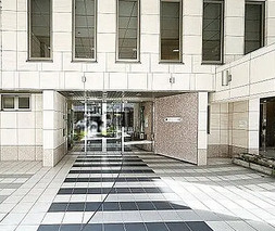 アルス梅田東のエントランス