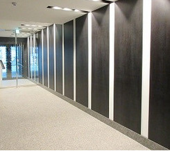 ネット フローラ立売堀のエントランス