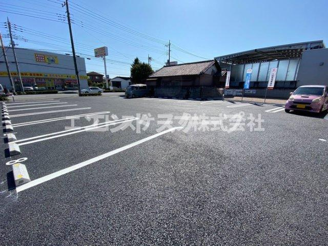 スピネルの駐車場|高崎、前橋エリアのお部屋探しはエンドスケープまで！お客様の理想お聞かせ下さい♪