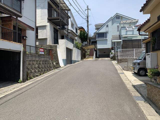 【前面道路含む現地写真】