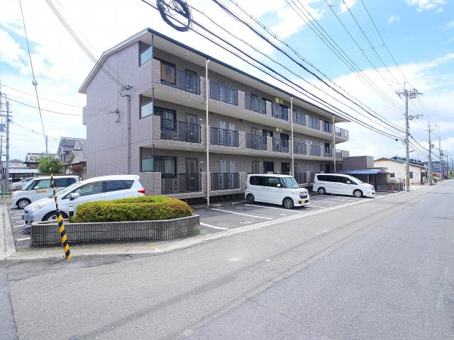 グランシャリオ（大安寺）の駐車場|駐車場があります