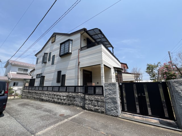 平塚市岡崎字柳久保　戸建の前面道路含む現地写真|前面道路含む現地写真です