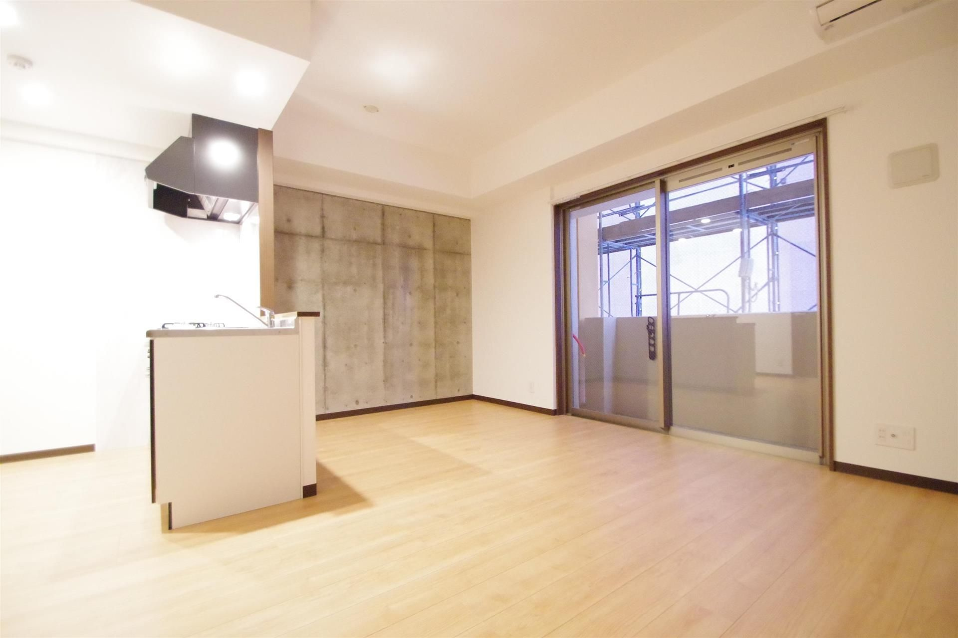 熊本市東区神水本町の賃貸マンションの居間・リビング