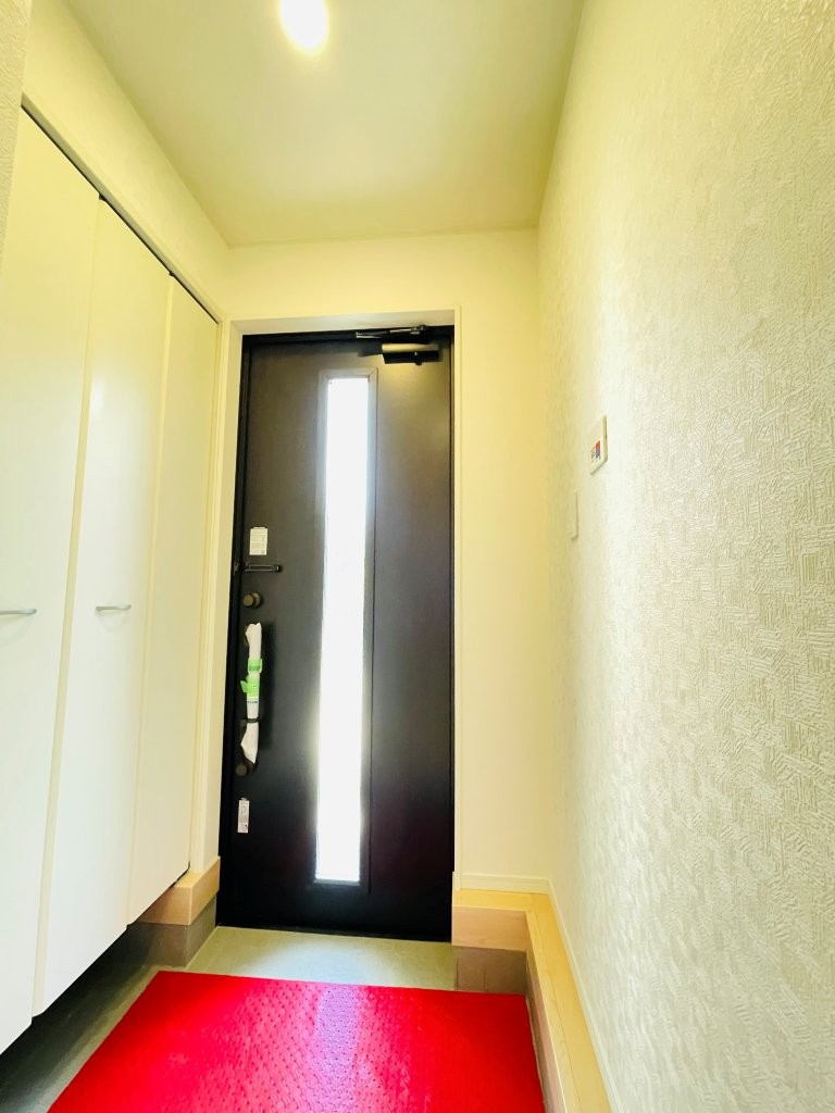 豊田市市木町第4　新築分譲住宅　全2棟　1号棟の玄関|大容量のシューズボックス付きで玄関が靴で散らかりません。