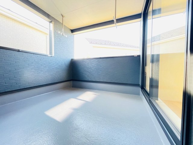 豊田市市木町第4　新築分譲住宅　全2棟　1号棟のバルコニー|多用途に使えるインナーバルコニー付き。突然の雨でも安心です♪