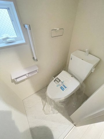 三郷市幸房　新築戸建　全1棟のトイレ|同施工会社の参考写真になります。