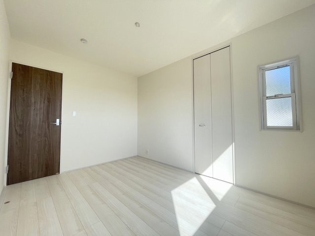 三郷市幸房　新築戸建　全1棟の洋室