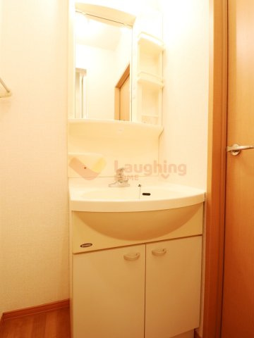 セジュールFKの独立洗面台|朝の支度にも助かる、独立の洗髪洗面化粧台