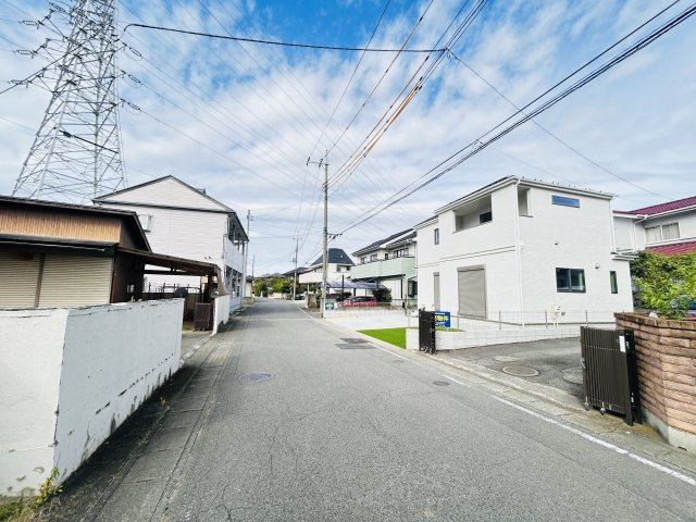 新築　高崎市倉賀野町　Heartful　Town　１号棟の前面道路含む現地写真|現地写真　南側接道幅員約6ｍ