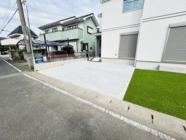 新築　高崎市倉賀野町　Heartful　Town　１号棟の駐車場|現地写真　駐車スペースは並列2台～3分可能です！
