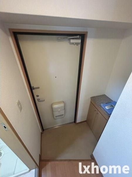 ハイツ東一津屋公輝の玄関