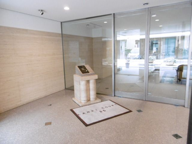LANAI COURT 25の玄関
