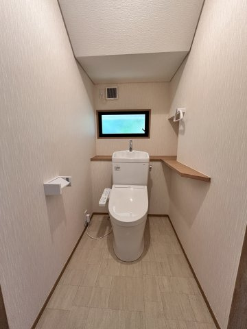 【トイレ】 | ＼大空間の６LDK！建坪49坪の広々中古住宅／