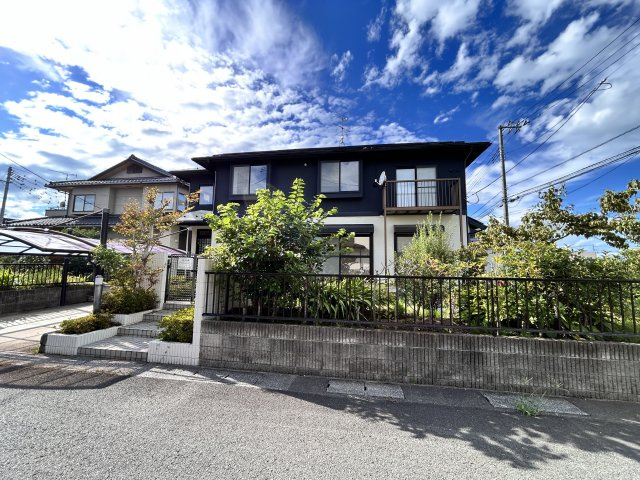 【外観】 | ＼大空間の６LDK！建坪49坪の広々中古住宅／