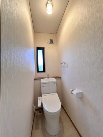 【トイレ】 | ＼大空間の６LDK！建坪49坪の広々中古住宅／