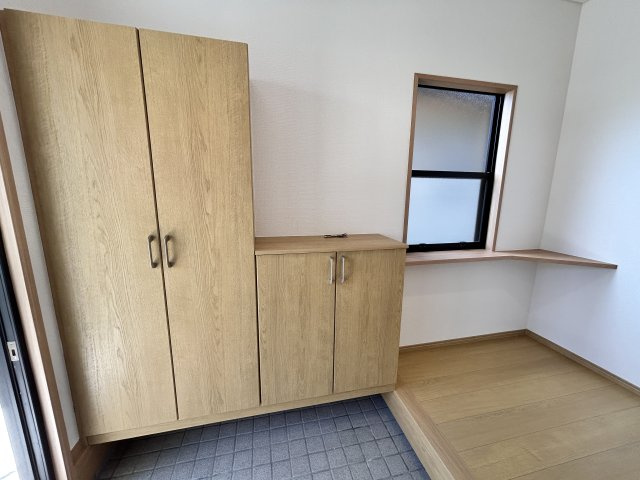 【玄関】 | ＼大空間の６LDK！建坪49坪の広々中古住宅／