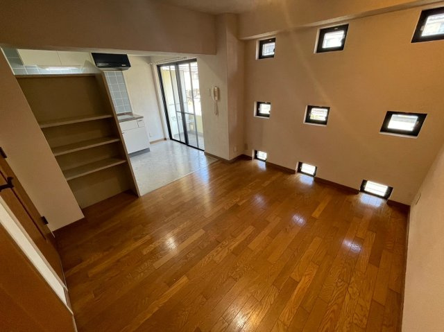 ハイグレード甲南の洋室