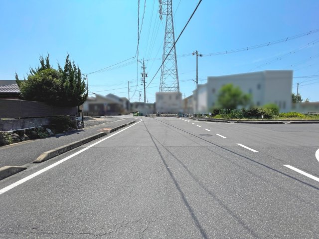 【前面道路含む現地写真】 | 鈴鹿市南玉垣町　平屋 | 前面道路