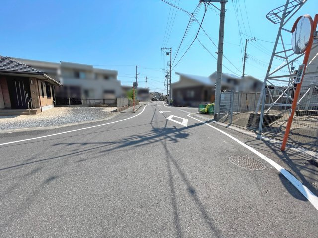 【前面道路含む現地写真】 | 鈴鹿市南玉垣町　平屋 | 前面道路