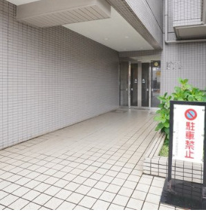 シティハイツ新大塚のエントランス