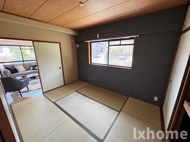 ラジュニール春日丘の和室|畳の上でゆっくりとくつろげる和室です