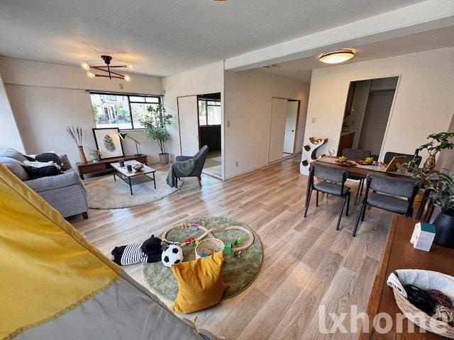 ラジュニール春日丘の居間・リビング|使いやすい居間です