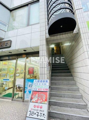 光風堂ビルのエントランス