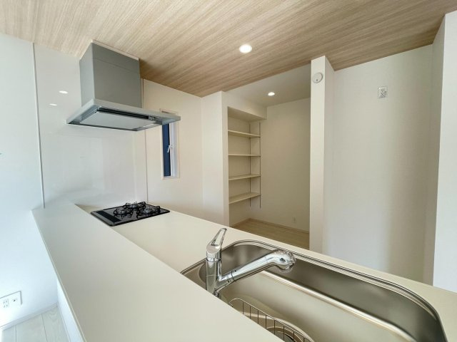 豊田市平山町1丁目　新築分譲住宅　全1棟　1号棟のキッチン