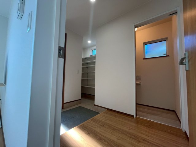 新築住宅　帯広市西15条南32丁目　A棟の玄関