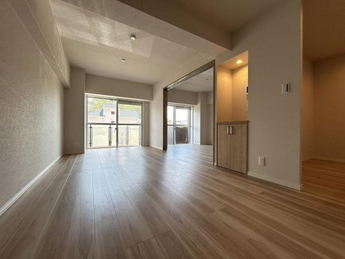 ベルヴェデールイトーピア武庫川の居間・リビング